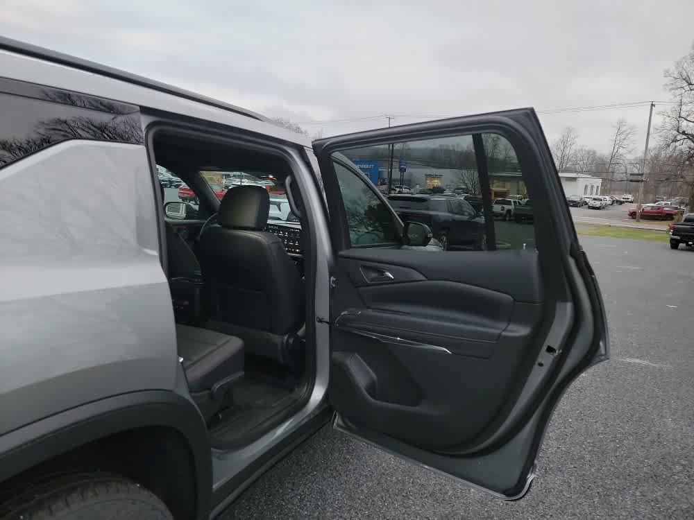 new 2026 Chevrolet Traverse car