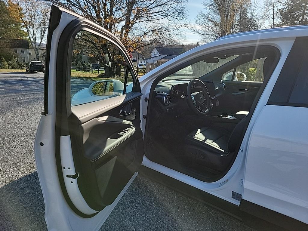 new 2025 Chevrolet Blazer EV car, priced at $45,220