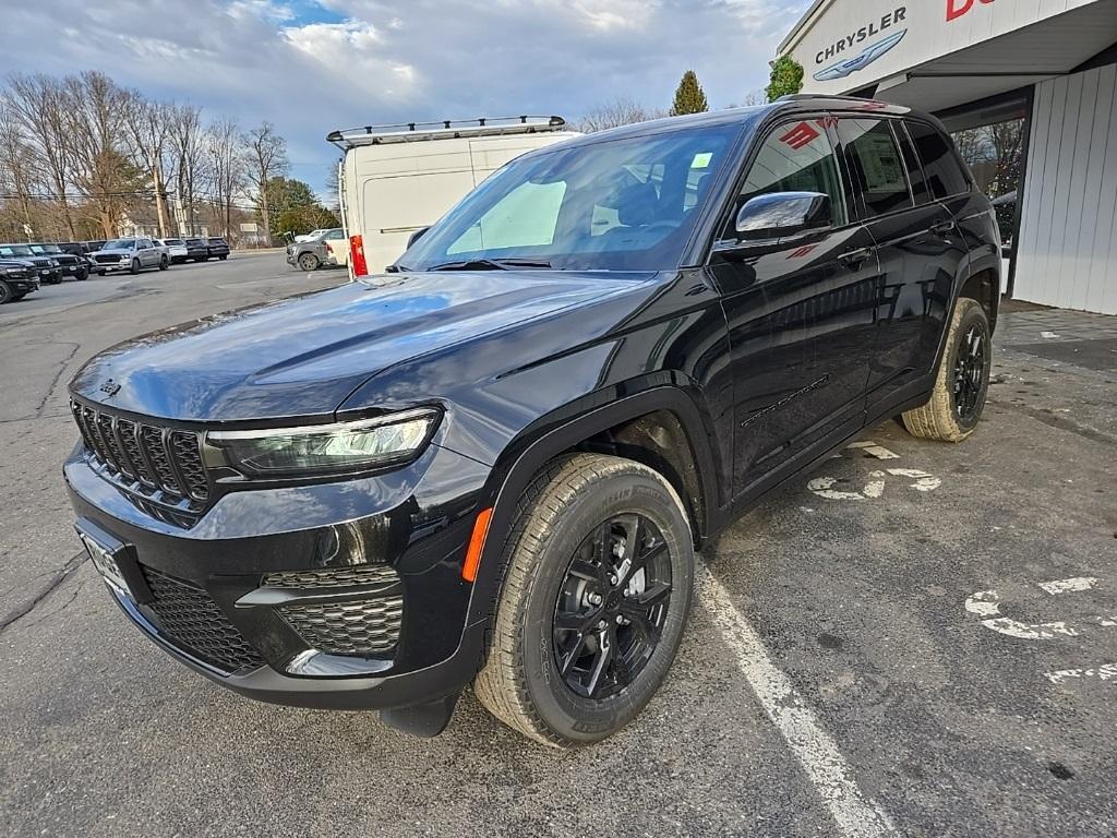 new 2025 Jeep Grand Cherokee car, priced at $44,030