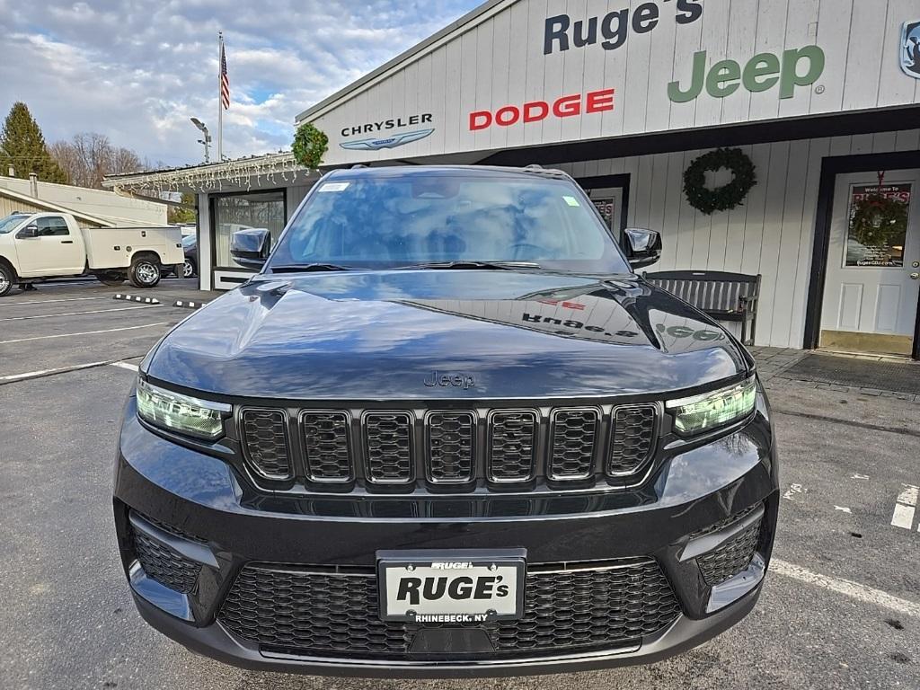 new 2025 Jeep Grand Cherokee car, priced at $44,030