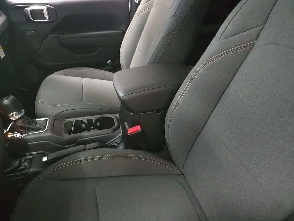 new 2025 Jeep Gladiator car