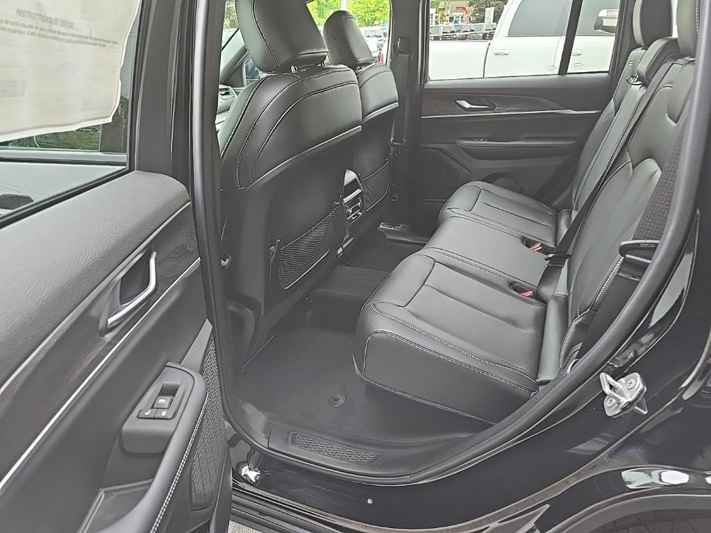 new 2025 Jeep Grand Cherokee car, priced at $47,606