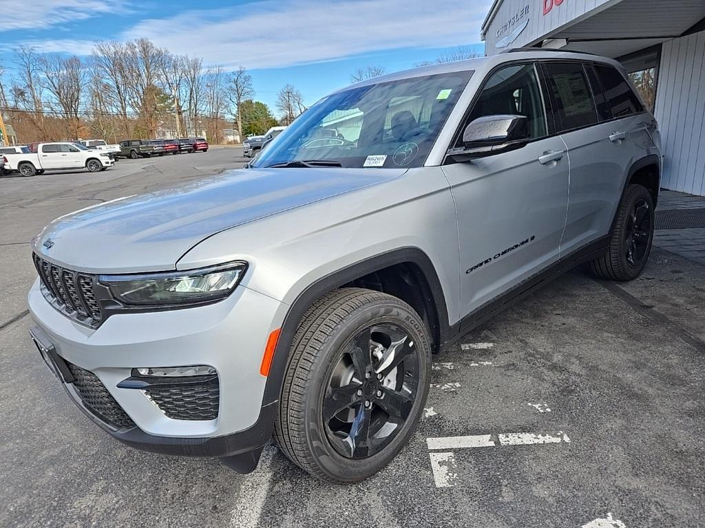 new 2025 Jeep Grand Cherokee car