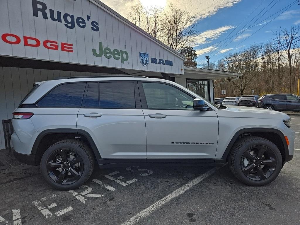 new 2025 Jeep Grand Cherokee car