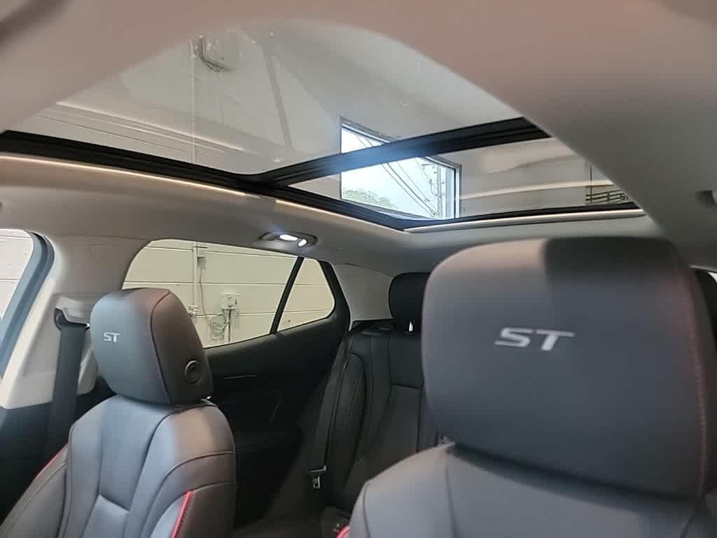 used 2023 Buick Envision car, priced at $29,700