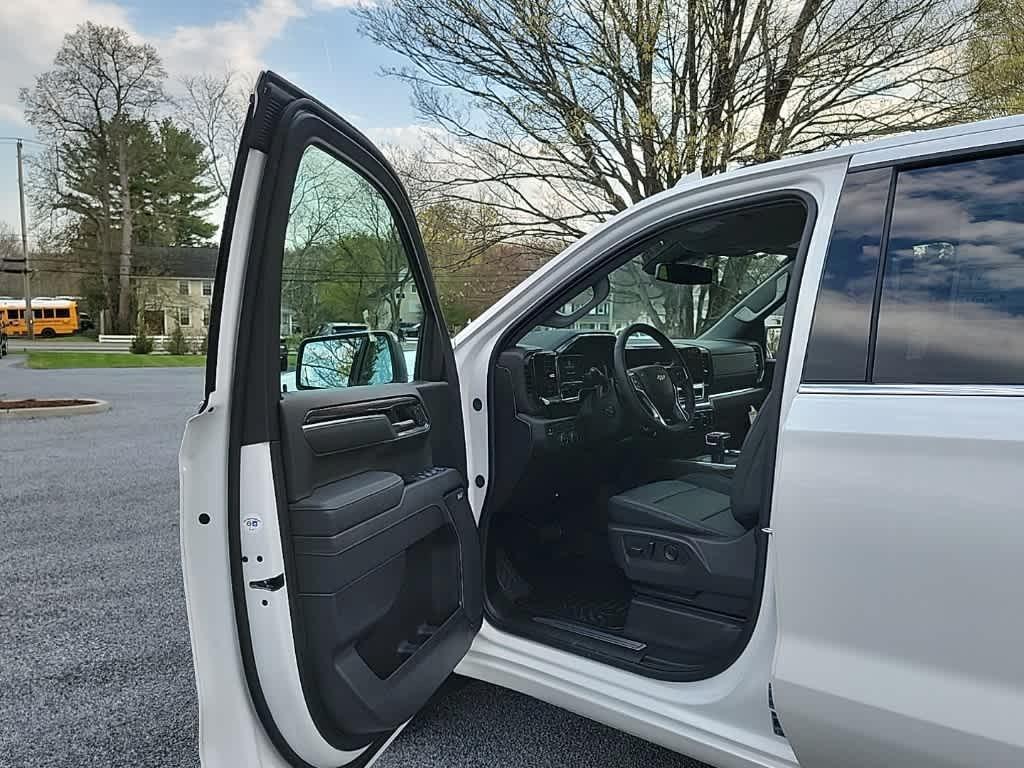 new 2025 Chevrolet Silverado 1500 car, priced at $60,039