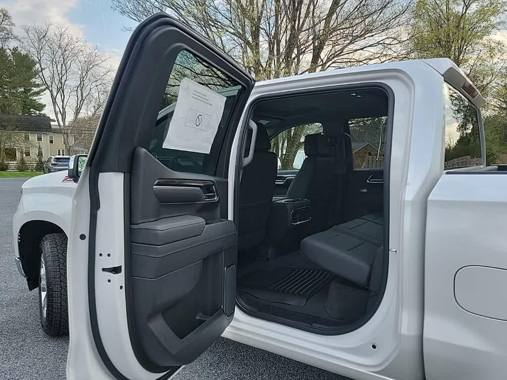 new 2025 Chevrolet Silverado 1500 car, priced at $60,039
