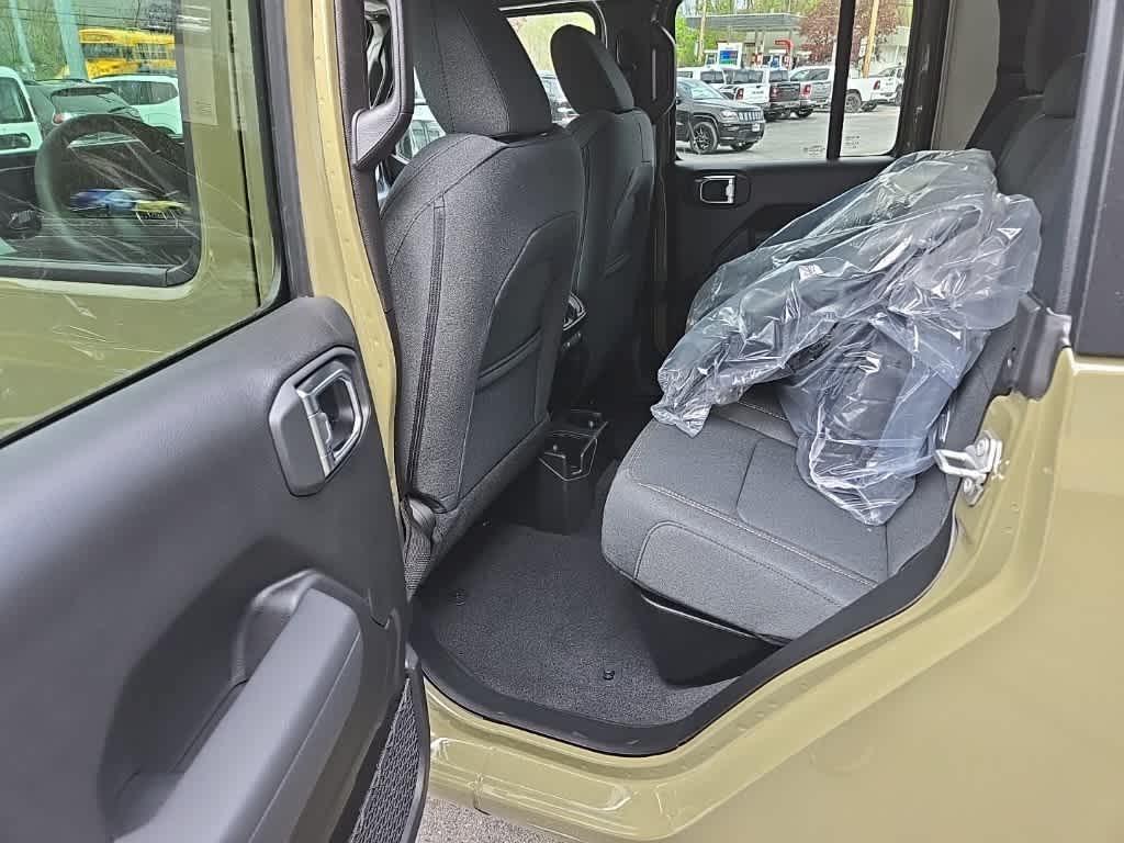 new 2025 Jeep Gladiator car, priced at $47,623