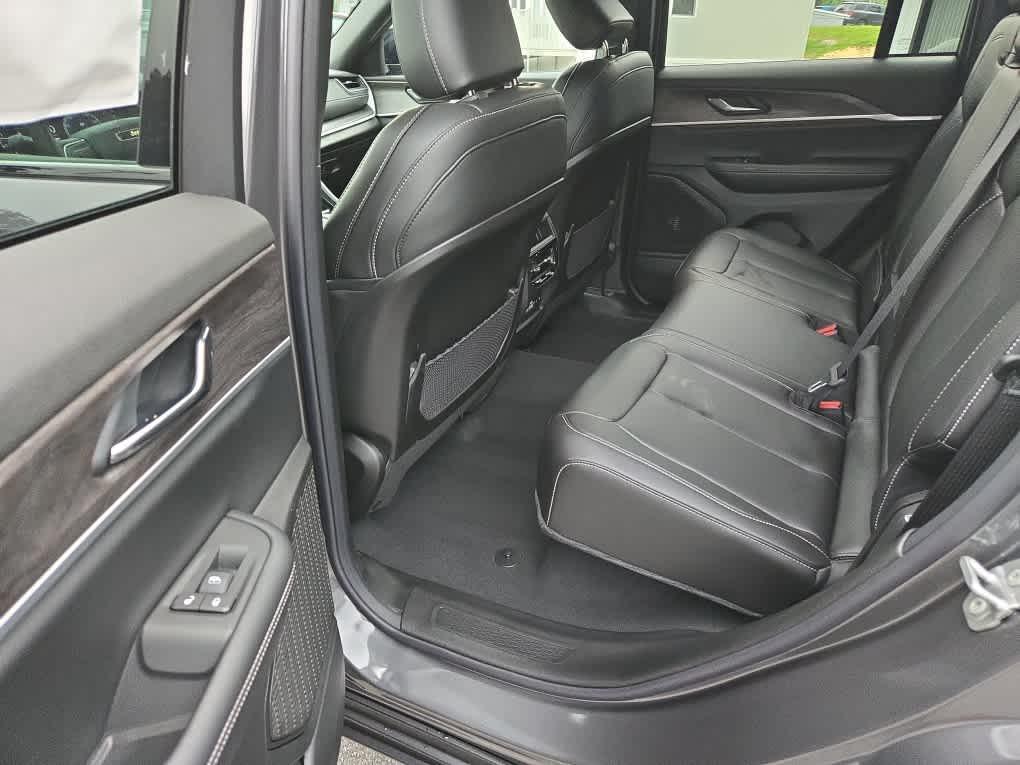 new 2025 Jeep Grand Cherokee car, priced at $50,485