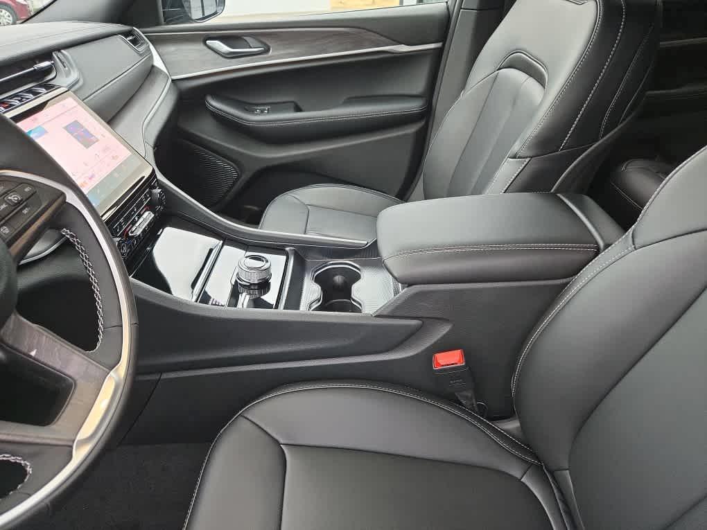 new 2025 Jeep Grand Cherokee car, priced at $50,485