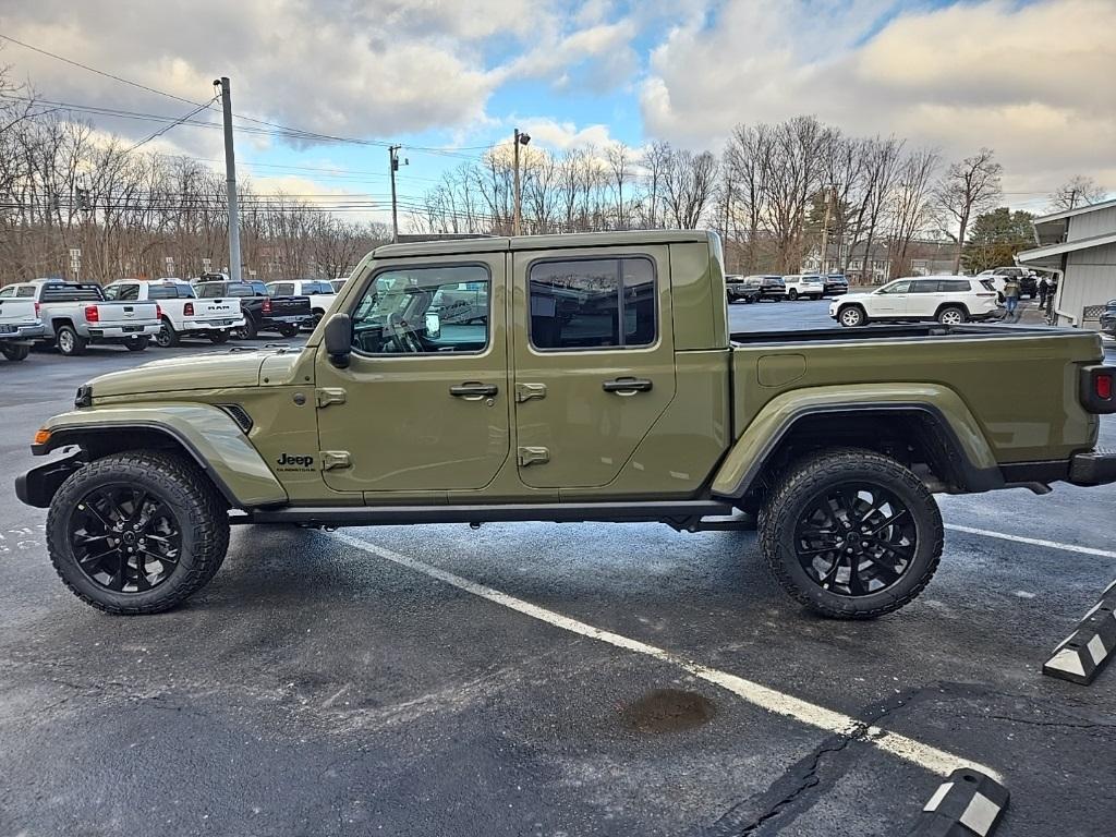 new 2025 Jeep Gladiator car