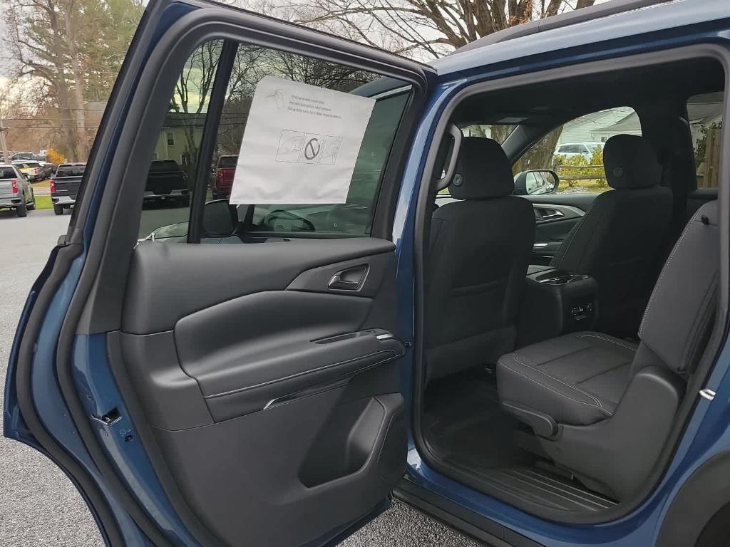 new 2026 Chevrolet Traverse car, priced at $46,345