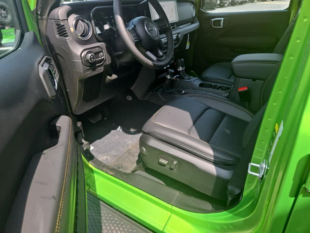 new 2025 Jeep Gladiator car, priced at $45,882