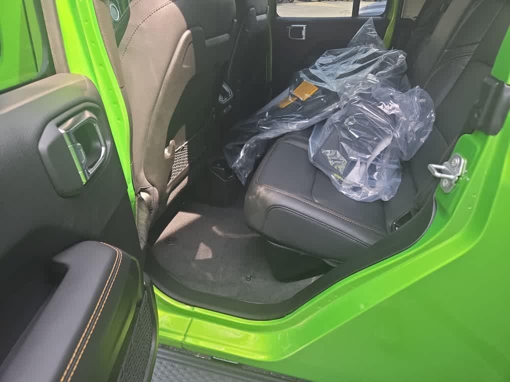 new 2025 Jeep Gladiator car, priced at $45,882
