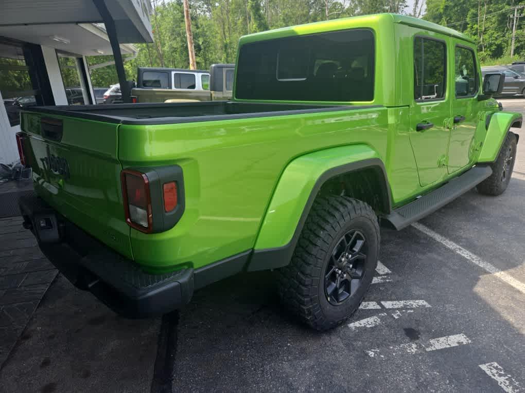 new 2025 Jeep Gladiator car, priced at $45,882