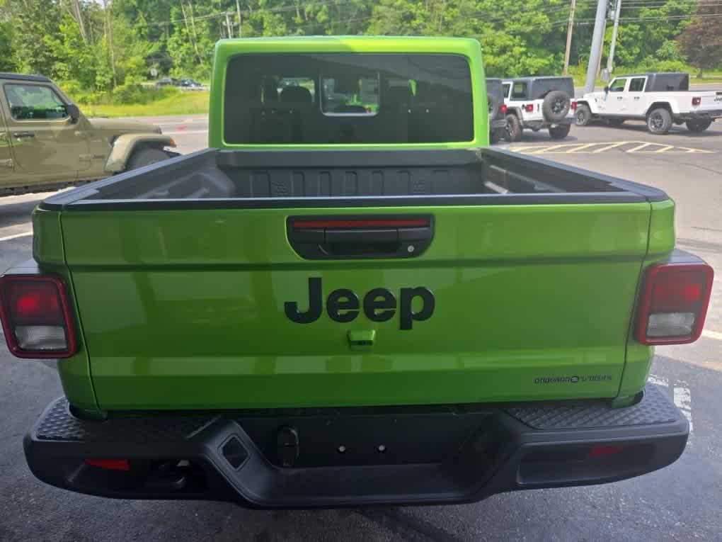 new 2025 Jeep Gladiator car, priced at $45,882