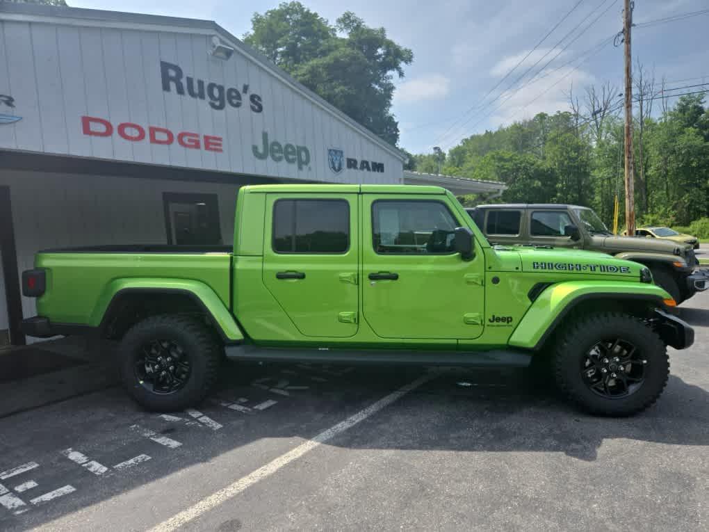 new 2025 Jeep Gladiator car, priced at $45,882