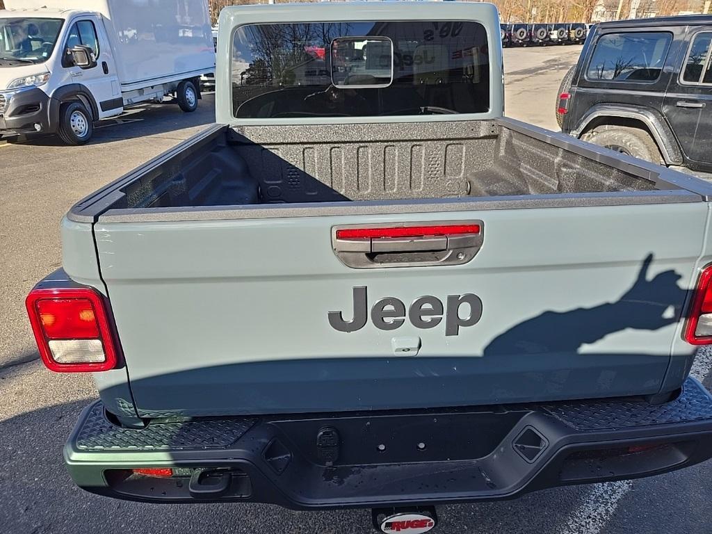 new 2025 Jeep Gladiator car