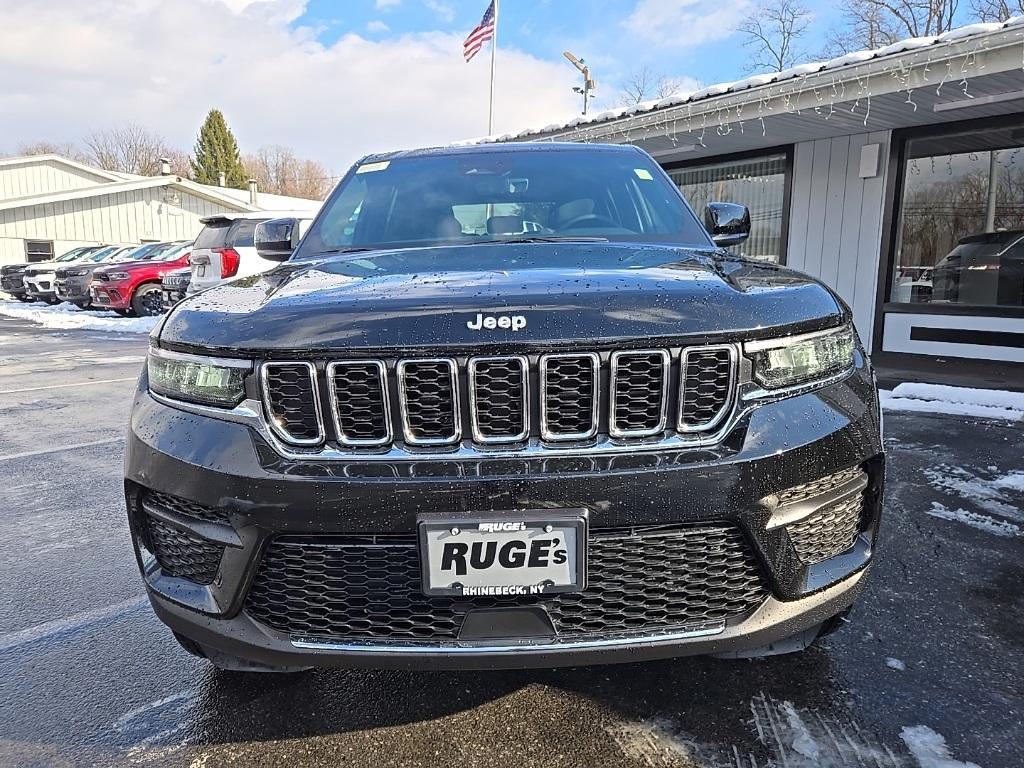 new 2025 Jeep Grand Cherokee car, priced at $41,470