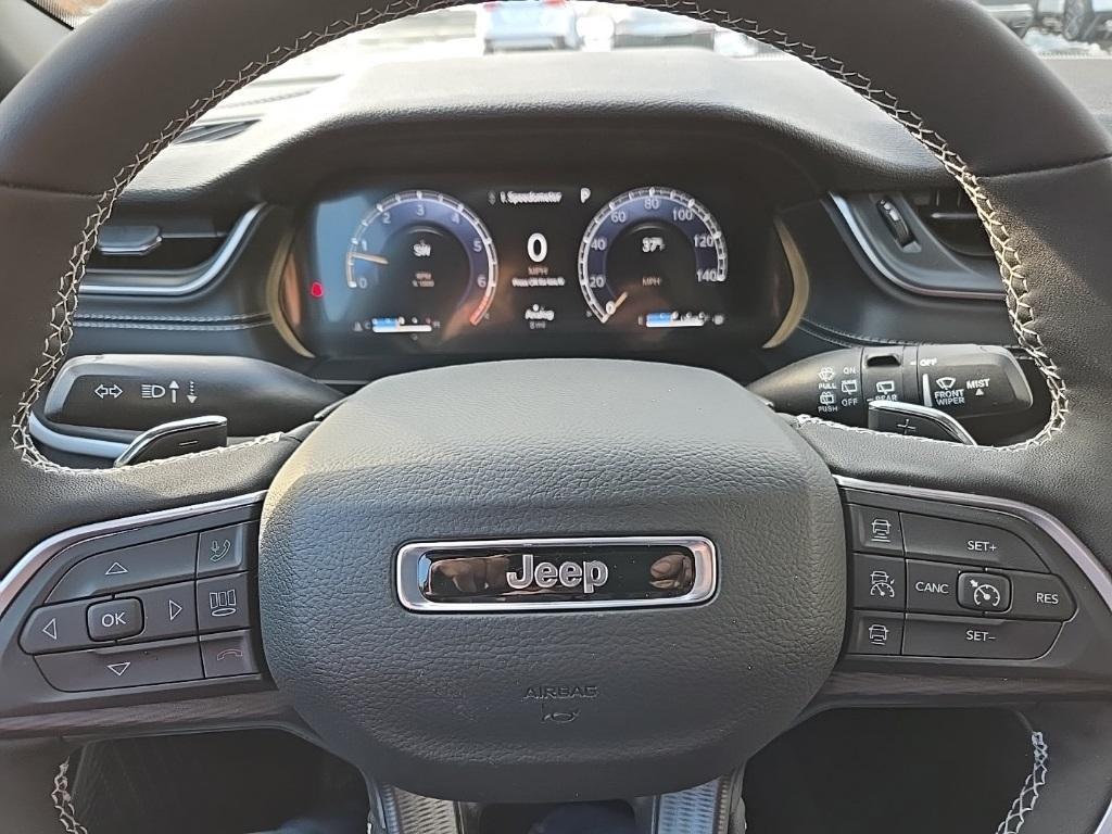 new 2025 Jeep Grand Cherokee car, priced at $41,470