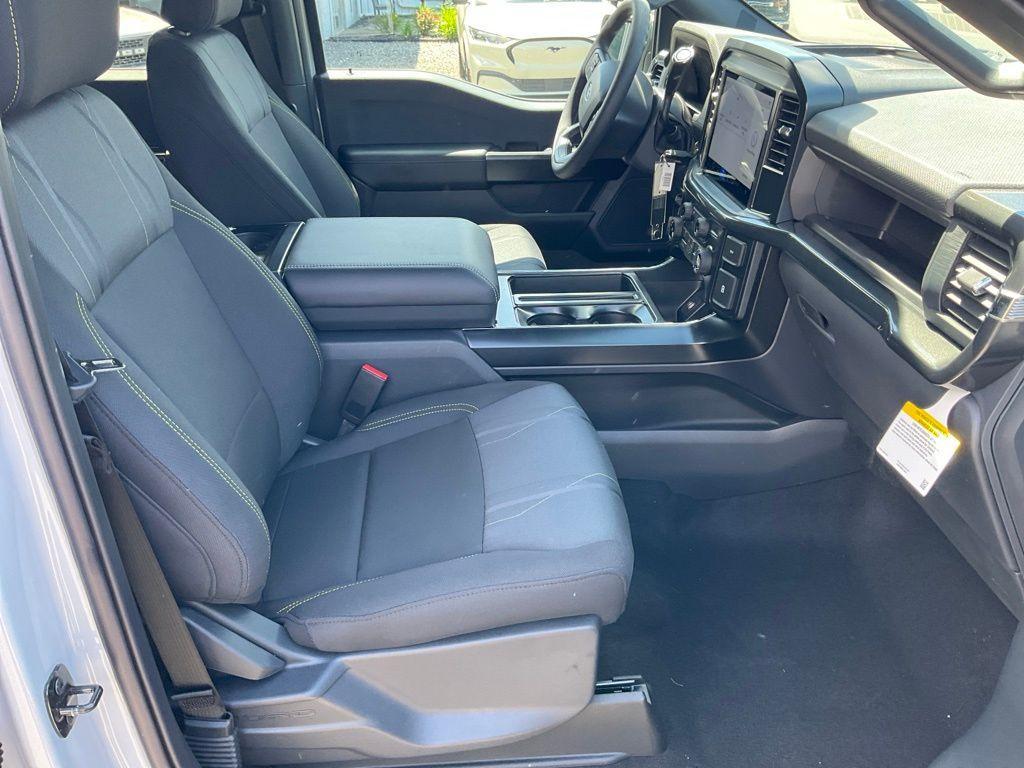 new 2025 Ford F-150 car, priced at $48,662