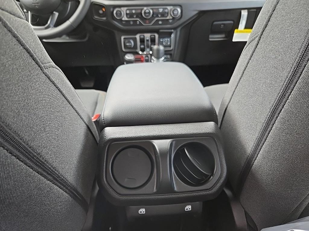 new 2025 Jeep Gladiator car