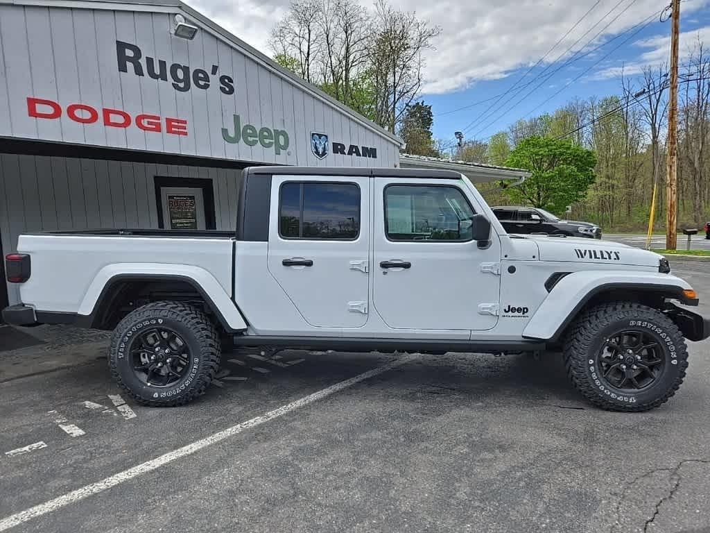 new 2025 Jeep Gladiator car, priced at $48,137