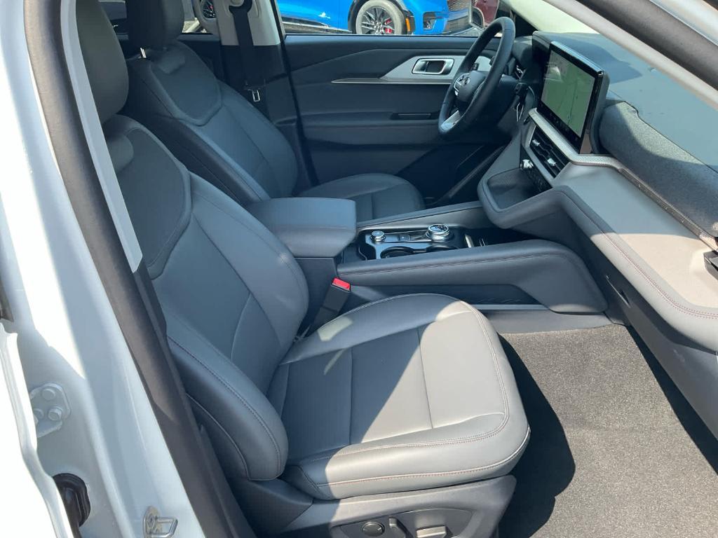 new 2025 Ford Explorer car, priced at $50,445