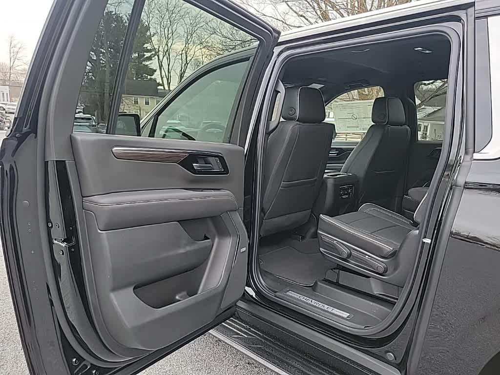 new 2025 Chevrolet Suburban car, priced at $82,057