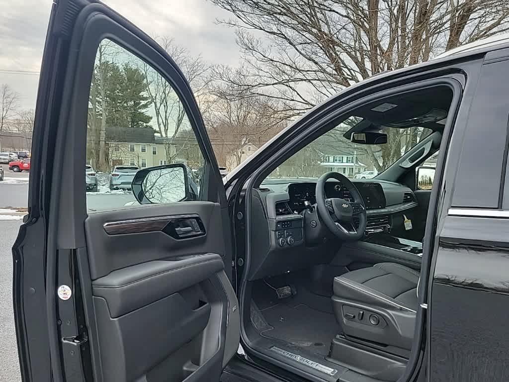 new 2025 Chevrolet Suburban car, priced at $82,057