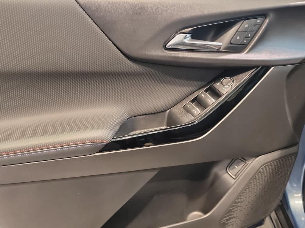 used 2025 Chevrolet Equinox car, priced at $32,900