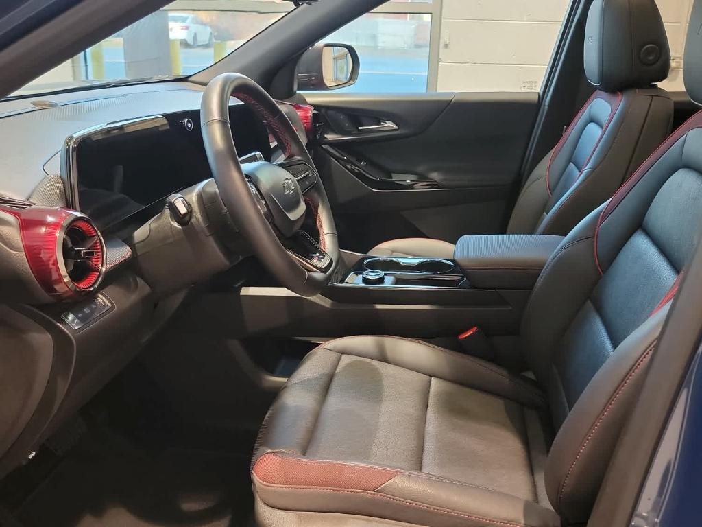 used 2025 Chevrolet Equinox car, priced at $32,900