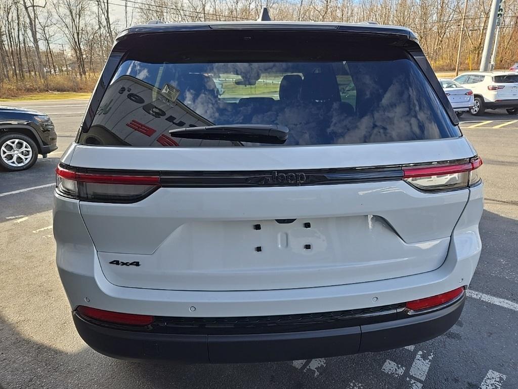 new 2025 Jeep Grand Cherokee car, priced at $45,080