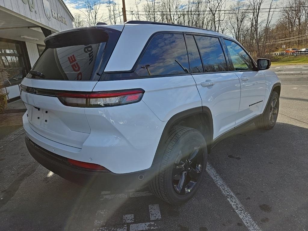 new 2025 Jeep Grand Cherokee car, priced at $45,080