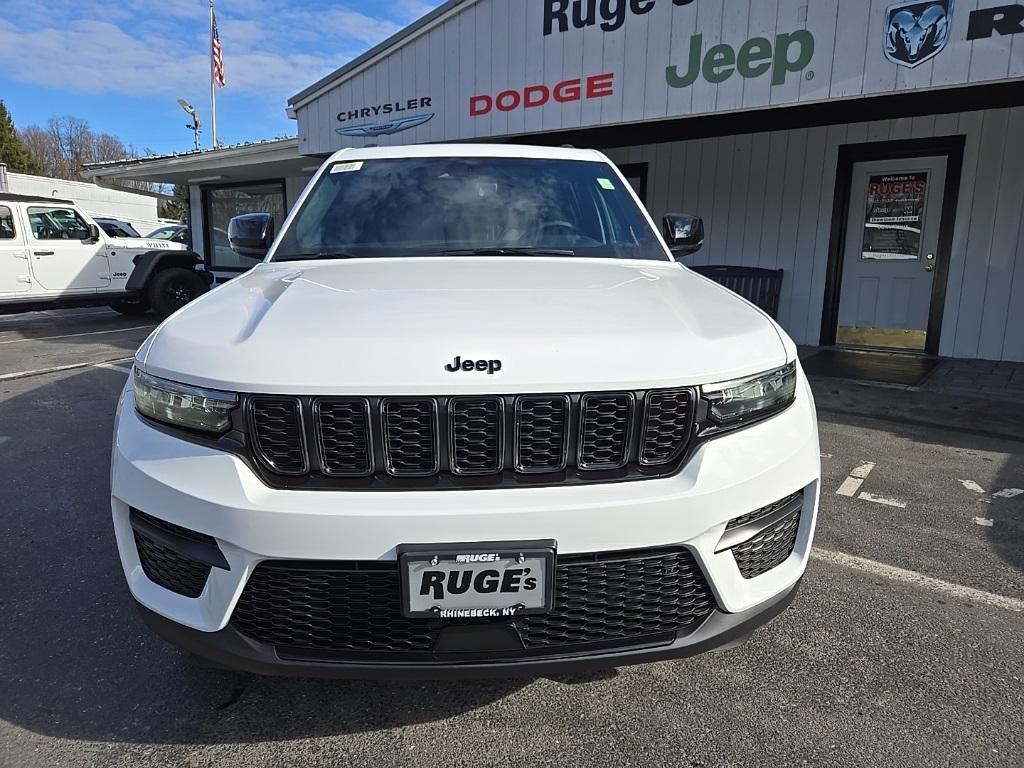 new 2025 Jeep Grand Cherokee car, priced at $45,080