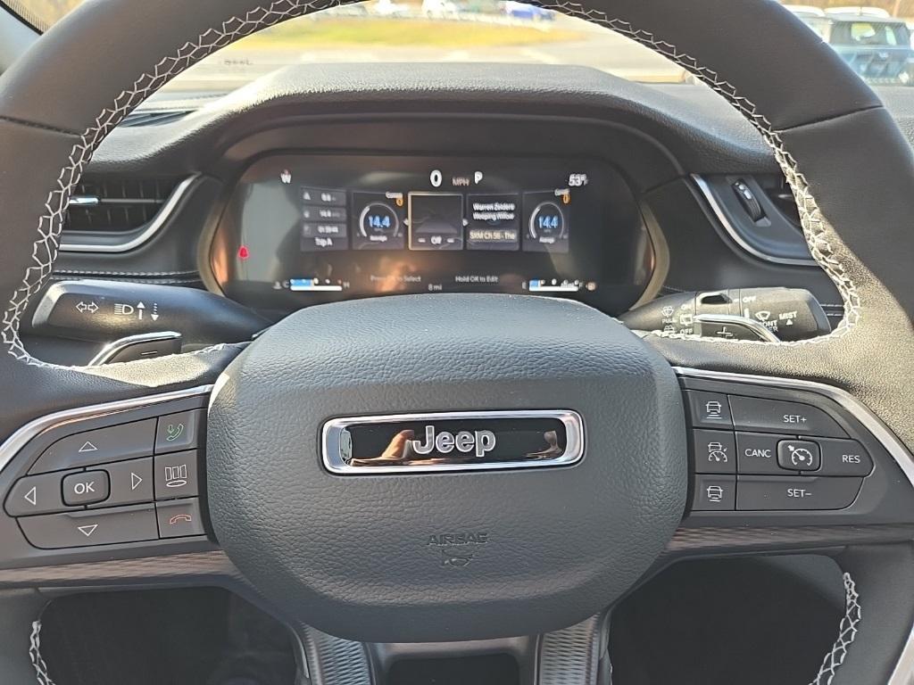 new 2025 Jeep Grand Cherokee car, priced at $45,080