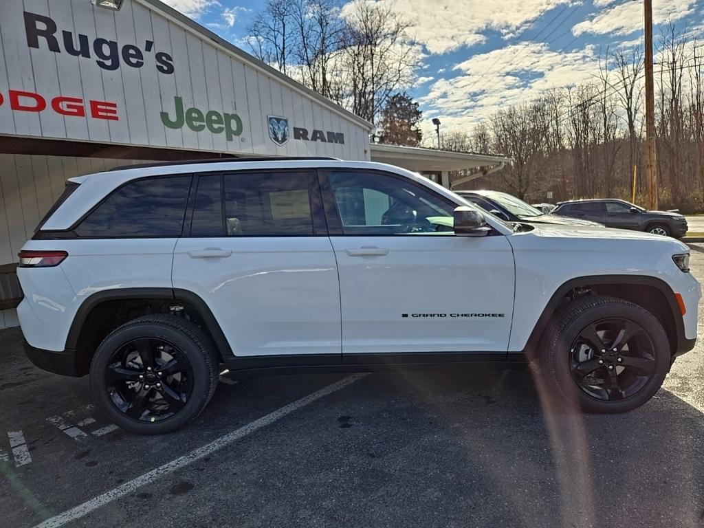 new 2025 Jeep Grand Cherokee car, priced at $45,080