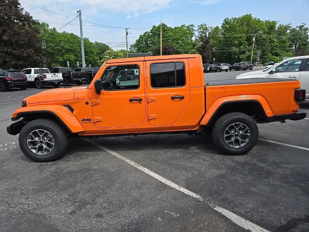 new 2025 Jeep Gladiator car, priced at $53,473