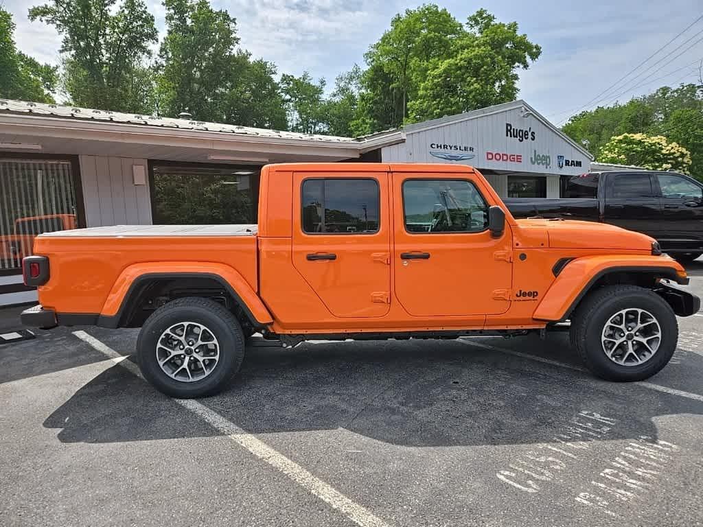 new 2025 Jeep Gladiator car, priced at $53,473