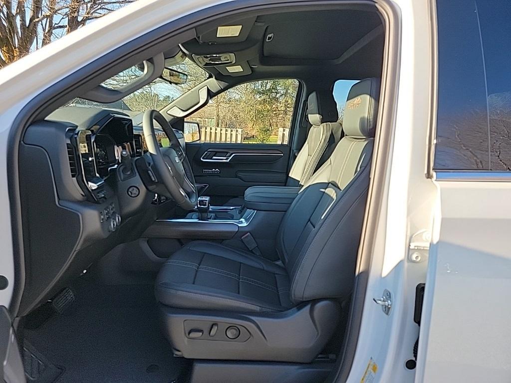 new 2025 Chevrolet Silverado 1500 car, priced at $69,378