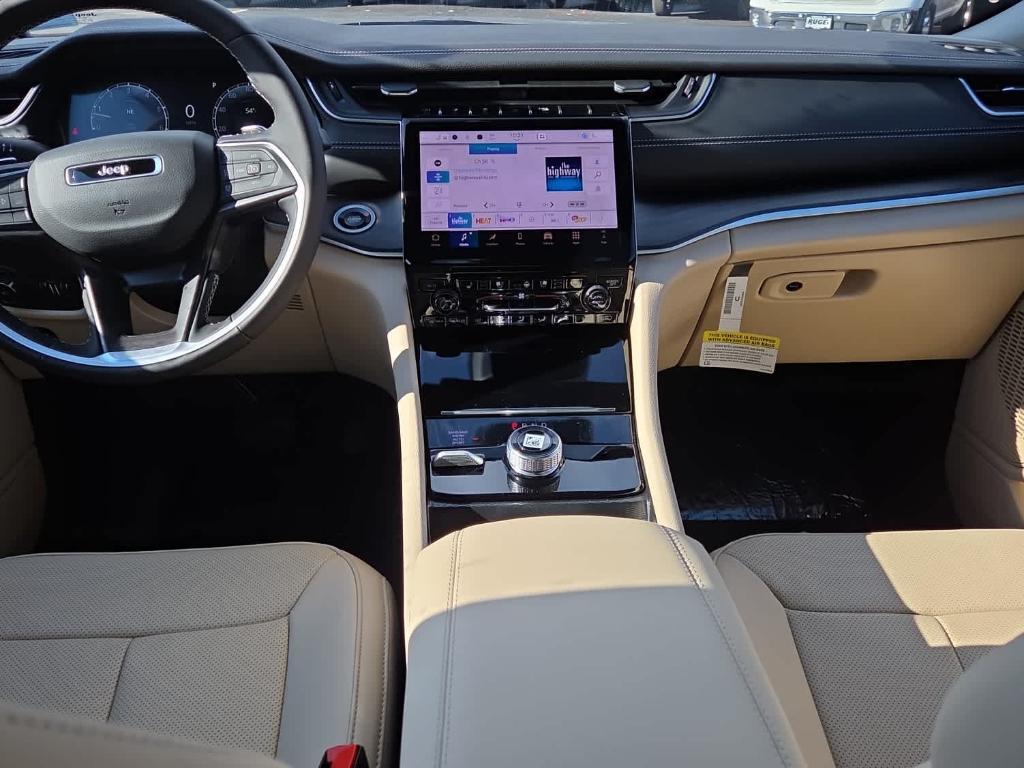 new 2025 Jeep Grand Cherokee car, priced at $53,140