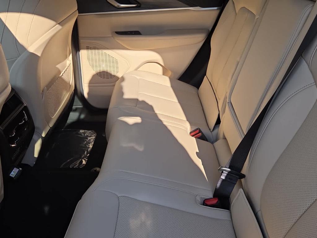 new 2025 Jeep Grand Cherokee car, priced at $53,140