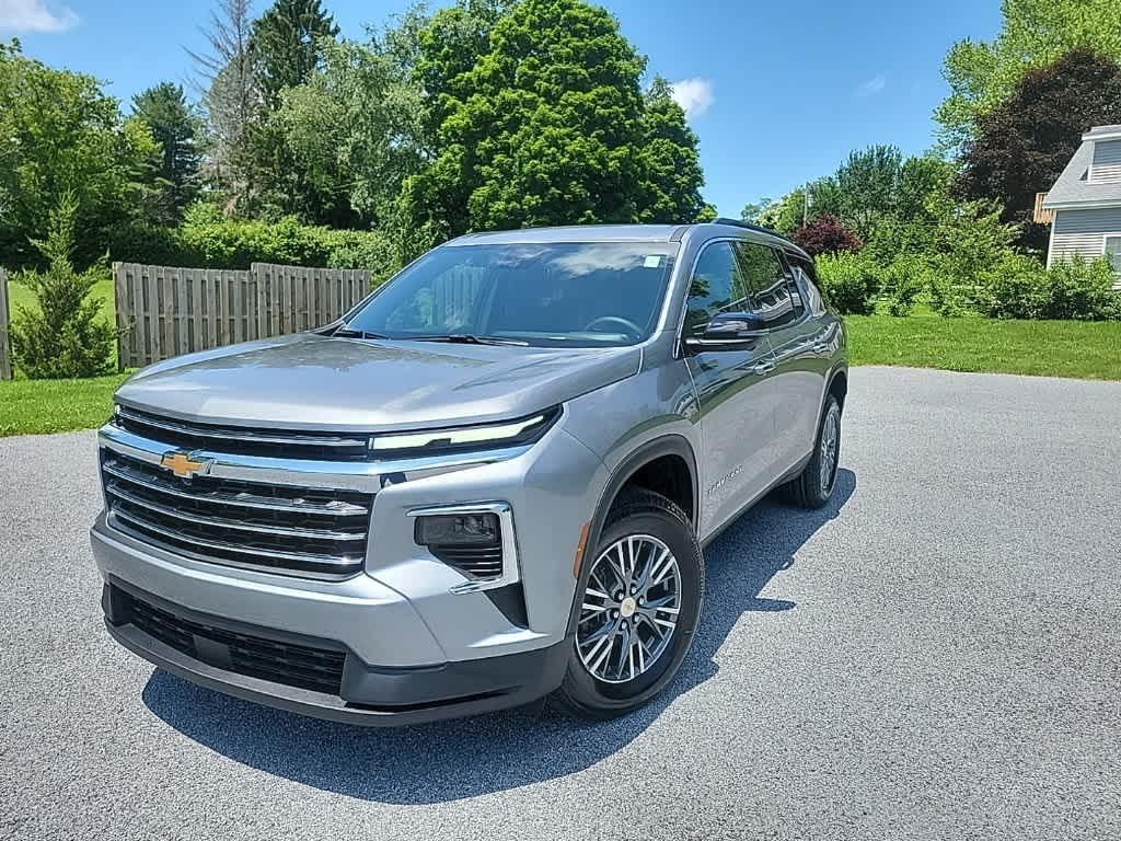 new 2025 Chevrolet Traverse car, priced at $46,310