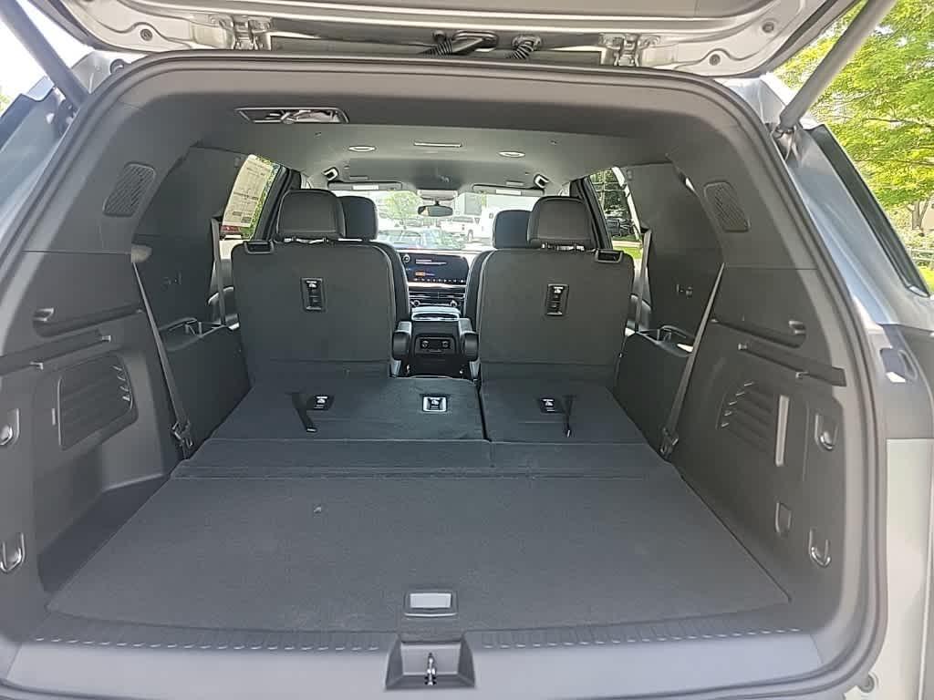 new 2025 Chevrolet Traverse car, priced at $46,310
