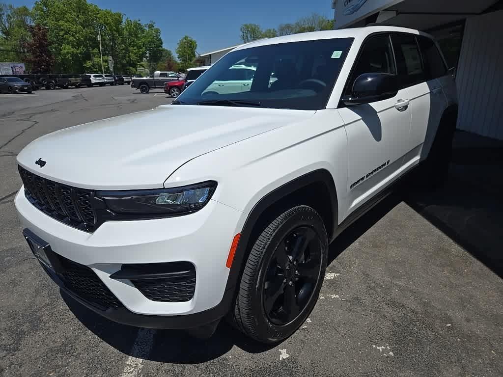new 2025 Jeep Grand Cherokee car, priced at $43,760