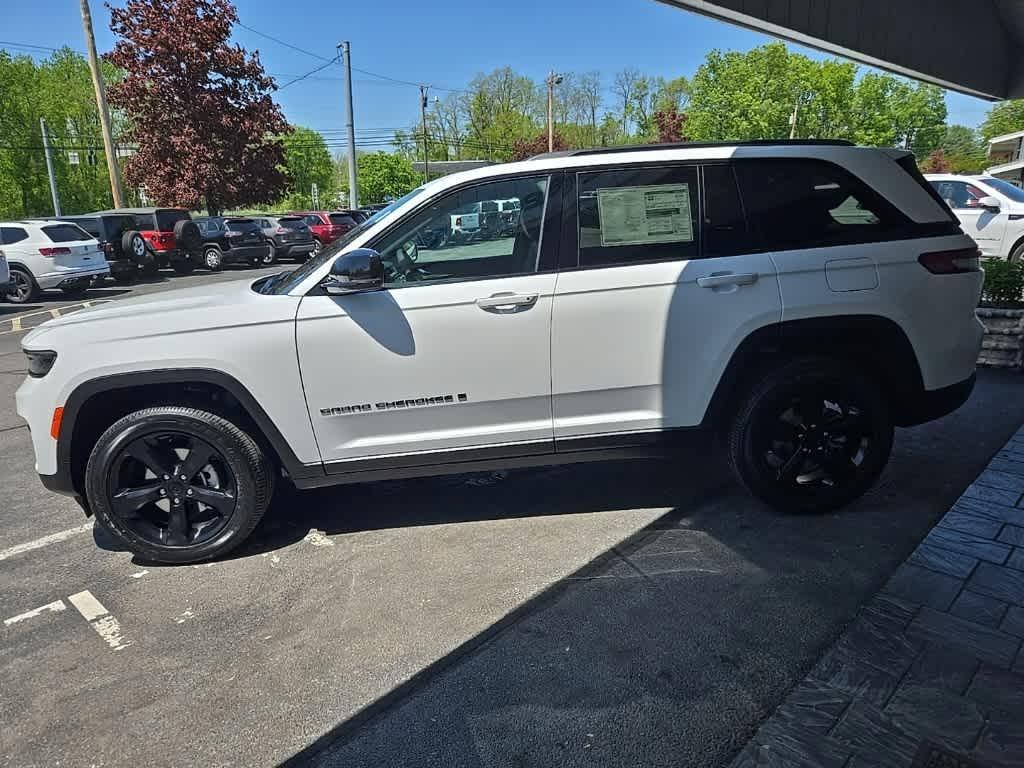 new 2025 Jeep Grand Cherokee car, priced at $43,760