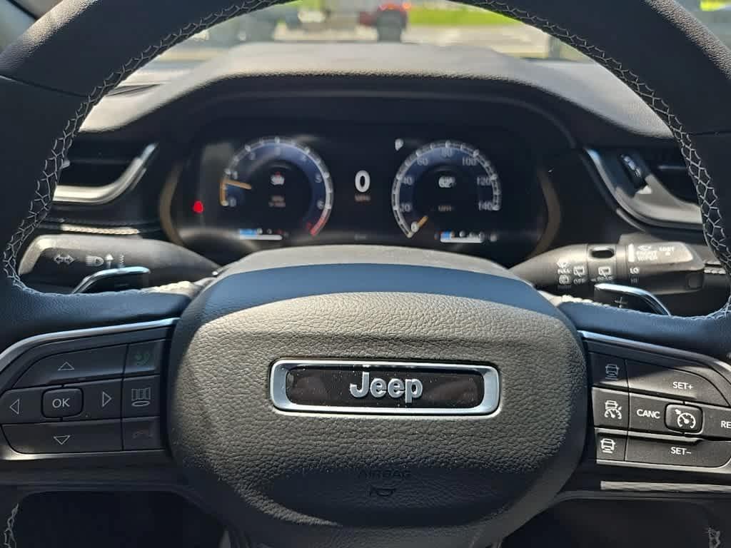 new 2025 Jeep Grand Cherokee car, priced at $43,760