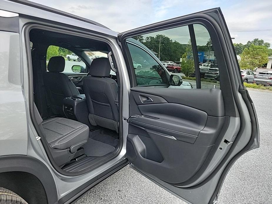 new 2024 Chevrolet Traverse car, priced at $41,395