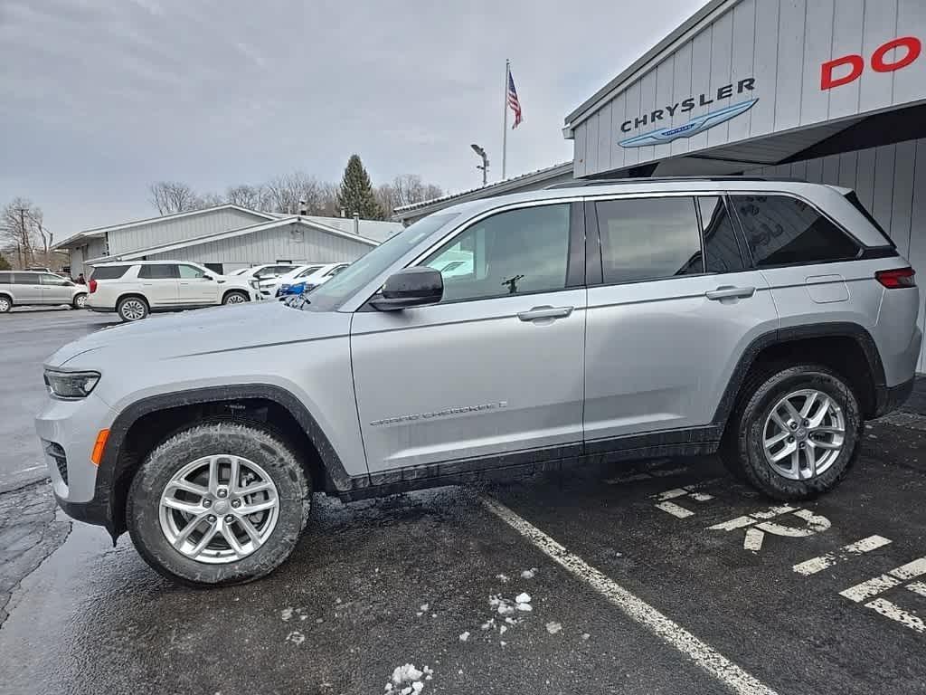 new 2025 Jeep Grand Cherokee car, priced at $41,572