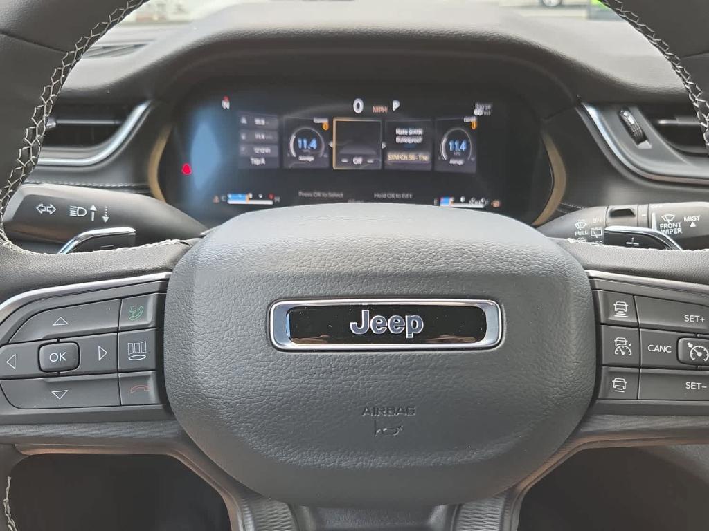 new 2025 Jeep Grand Cherokee car, priced at $38,602